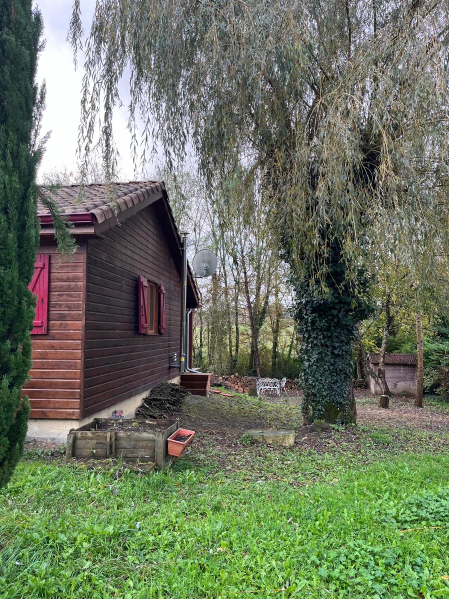 Chez Mamie Villa LʼIsle-Jourdain Exterior foto